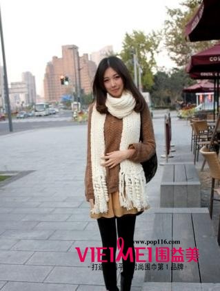 围巾搭配巧技 即时尚又有复古感,最新服装图片-围益美商城