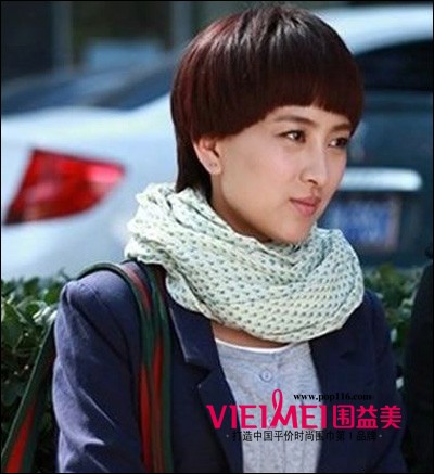 明星马苏展示时尚围巾 尽显潮流艺术,最新服装图片-围益美商城