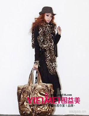 最新潮流颜色 让围巾成衣服的最高点缀,最新服装图片-围益美商城